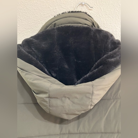 Andrew Marc Dark Green Stretch Puffer Jacket - Picture 3 of 3